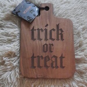 Oneida "Trick Or Treat 🎃" Halloween Cutting Board